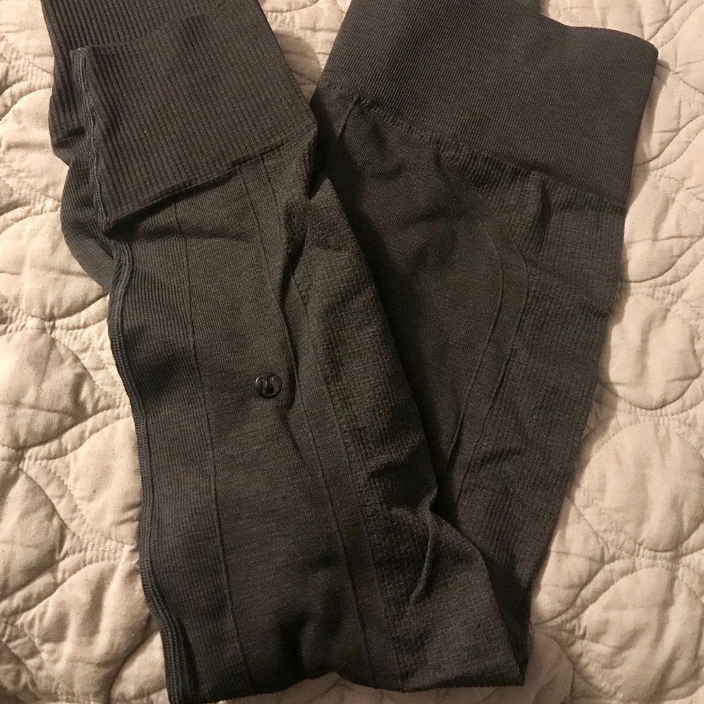 Lululemon leggings tights grey gray size 6